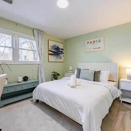 Cozy One Bed Apartment In Heart Of Herndon